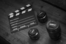 Equipo de cine para la distribución de cortometrajes